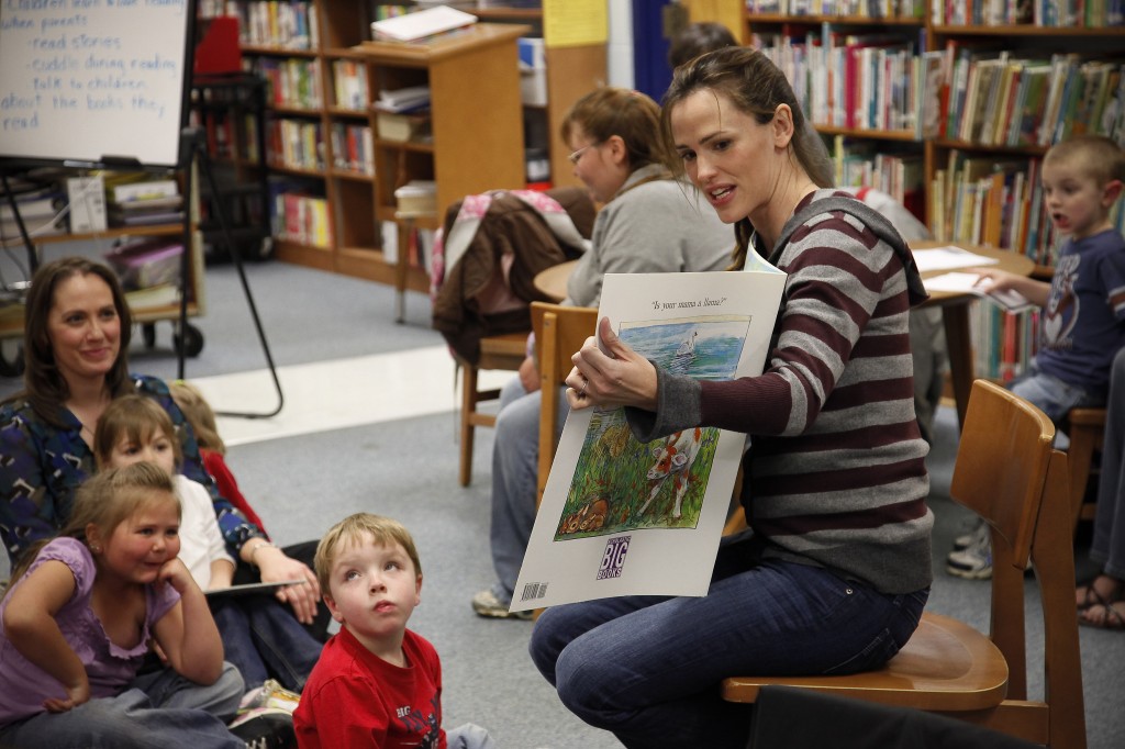 Jennifer Garner and Idol Give Back visit children in rural Kentucky
